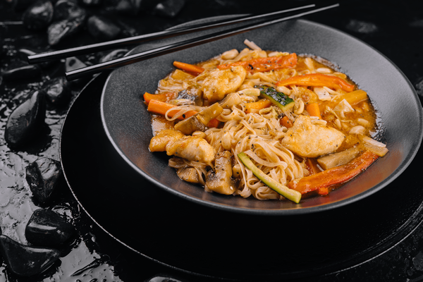 Noodles with Chicken and Peanuts